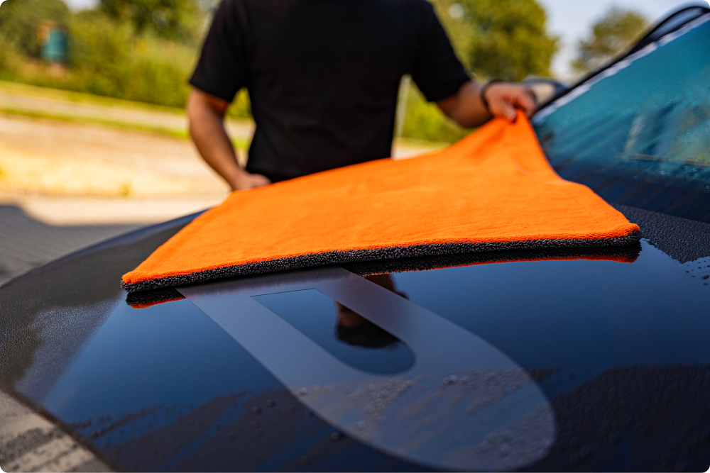 Microvezeldoek om auto te drogen
