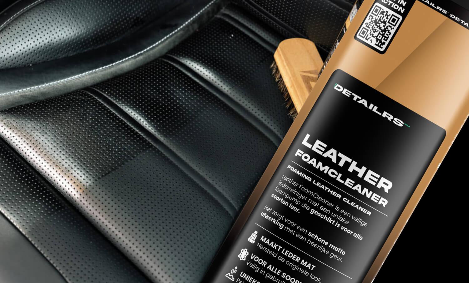 Detailrs Leather FoamCleaner fles op zwart geperforeerd leren autostoel met zachte borstel