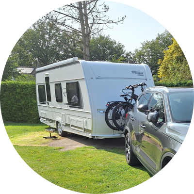 CAMPERS & CARAVANS