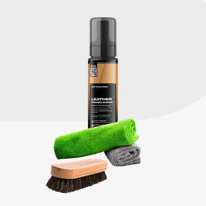 Detailrs Leather FoamCleaner lederen reiniger met groene en grijze microvezeldoeken en houten borstel
