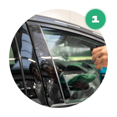 Stap 1: Spray op het oppervlak