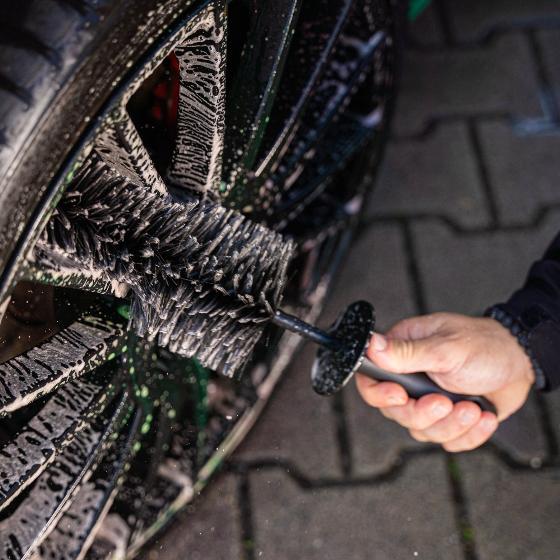 Stiff wheel woolie detailrs